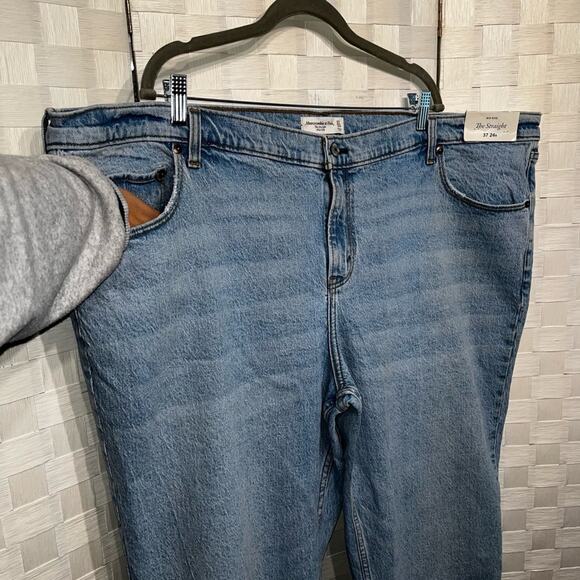 Abercrombie & Fitch Women's The Straight Mid Rise Jeans Plus Size 37 Medium Wash - Picture 12 of 13
